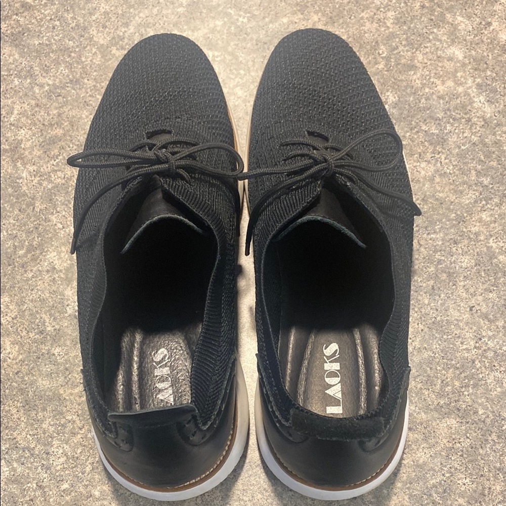 Stylish Black Sneakers for Men